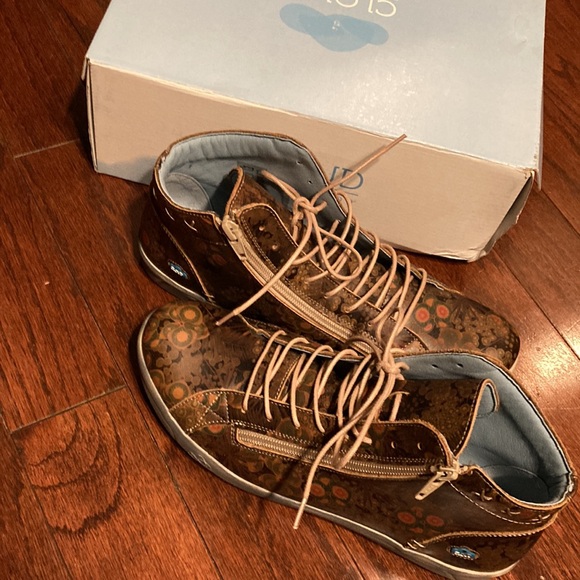 IClouds printed lace up ankle boots - Picture 2 of 14